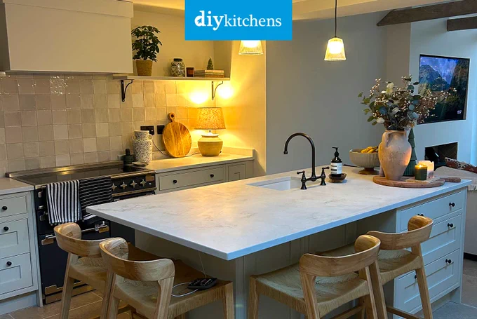 An Innova Helmsley Mussel Inframe #kitchen | DIY Kitchens