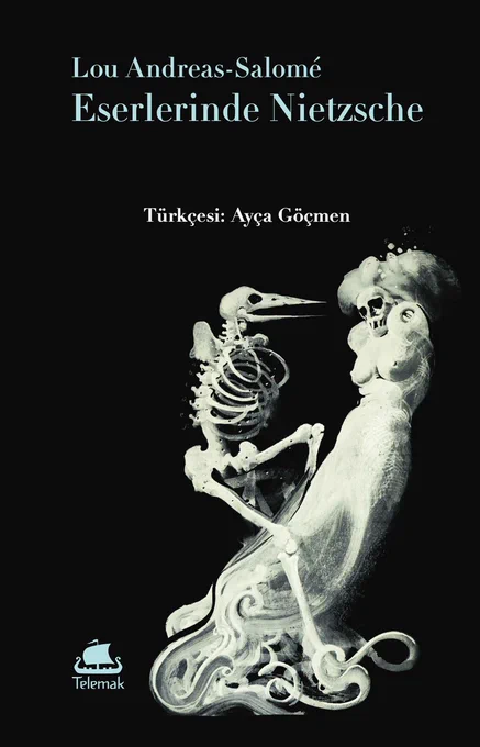 Görsel, gönderide bahsedilen kitabın kapağıdır.
Kapak, Lou Andreas-Salomé’nin eserlerinde Nietzsche’nin izini sürerken felsefi ve varoluşsal bir atmosferi görsel olarak yansıtan çarpıcı bir tasarıma sahip.
Arka plan tamamen siyah; bu, yoğun ve karanlık bir felsefi sorgulama atmosferi yaratıyor.
Ön planda iki figür var:
Kuş iskeletine benzeyen bir figür, kırılganlık ve doğanın çıplak gerçekliğini simgeliyor.
Kadınsı özelliklere sahip insan iskeleti, Lou Andreas-Salomé’nin entelektüel kimliğini ve Nietzsche ile kurduğu düşünsel bağı çağrıştırıyor.
İki figürün beyaz çizgilerle işlenmiş olması, siyah fon üzerinde keskin bir kontrast yaratıyor; bu da ölüm, varoluş ve düşüncenin çıplaklığını görsel olarak öne çıkarıyor.
Kitabın çevirmeni Ayça Göçmen.