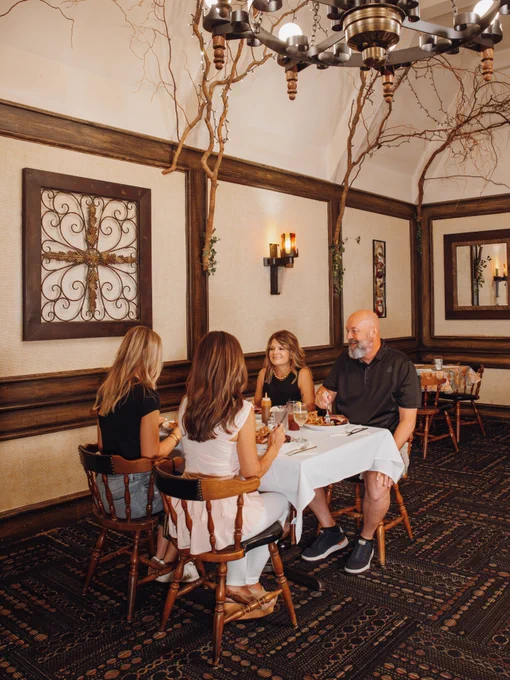 Hickory Log Restaurant, Dexter | Photo Credit: Visit Dexter