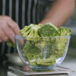 🥦Simplot has launched Veg University, a practical online learning hub built for busy kitchens looking to get more from every serve. 
Learn about smarter yield, less waste, consistent quality and better #costcontrol. 
Access for free here: https://icont.ac/51iQn



#hospitality