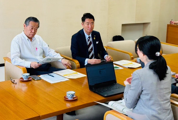 岩手県庁でレクチャーを受ける清水ただし