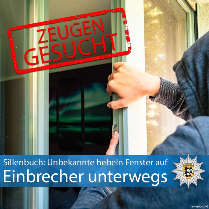 Symbolbild: Eine Person steigt durch ein Fenster in eine Wohnung ein. Stempel: Zeugen gesucht.