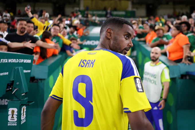 An image of Isak leaving the field after a POTM display against Tunisia in group F of the FIFA World Cup
