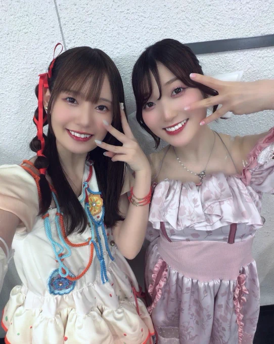 姫崎莉波役の薄井友里ちゃんとのお写真です🫶
すーちゃそといると安心するよぉ☺️
今回結構隣にすーちゃそ居た気がする。嬉しい🥰
前髪長めなのも似合ってて可愛いねぇ🥰