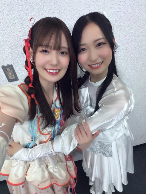 葛城リーリヤ役の花岩香奈ちゃんとのお写真です🫶
いつものんちゃん取り合うけどほんとはいわのことも大好きだよ☺️前髪長めなのも可愛いねぇ🥰