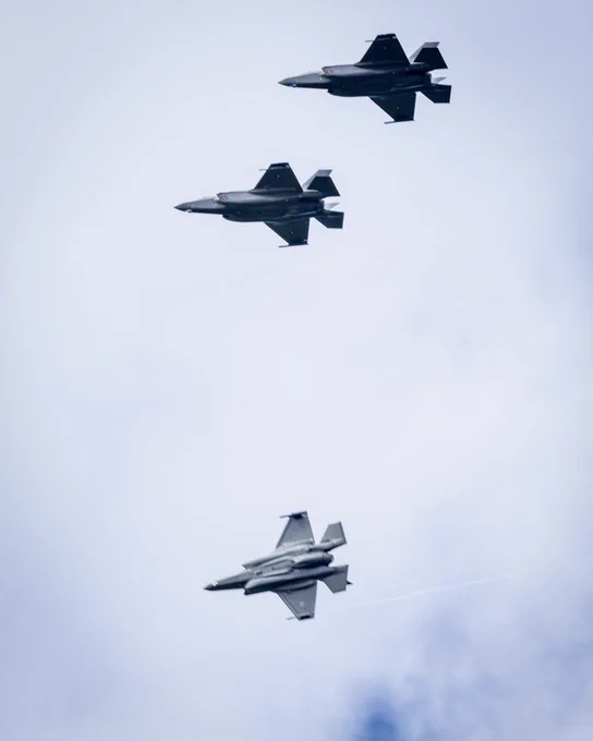 Norwegian and Danish F-35s fly together over Ørland Air Station during the Ramstein Flag 2026 exercise. Photo by Norwegian Air Force.