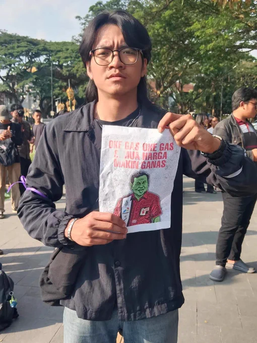 Beberapa kiriman foto-foto kegiatan aksi demo damai mahasiswa di Balikota Malang. Epic panjang umur perjuangan 🔥 📷 aslimalang.official