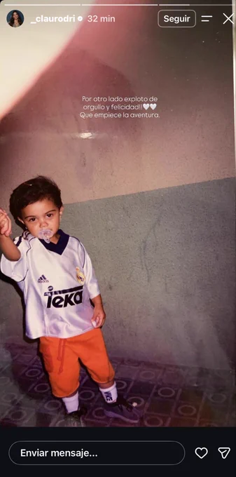 Cucurella vestido Del Real Madrid cuando era pequeño