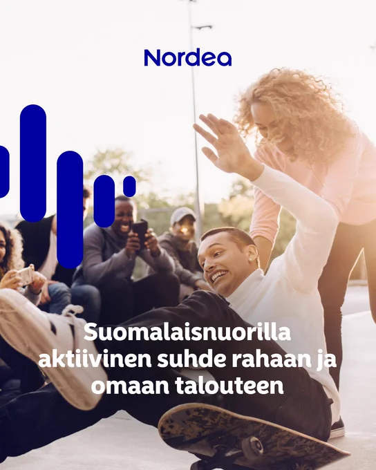 Nuoria viett\u00E4m\u00E4ss\u00E4 aikaa skeittipuistossa auringonpaisteessa. Nordean logo ja teksti: Suomalaisnuorilla aktiivinen suhde rahaan ja omaan talouteen