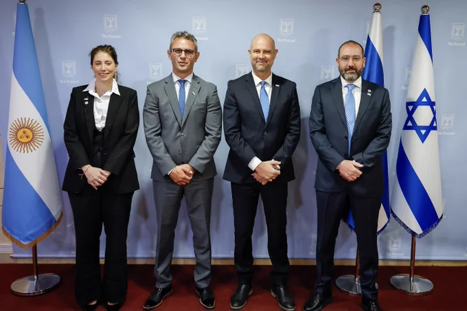 Speaker of the Knesset MK Amir Ohana (2nd from right) with the President of the Chamber of Deputies of Argentina, Martín Menem, and his delegation (left: chair of the Argentina-Israel Parliamentary Friendship Group, Deputy Sabrina Ajmechet)