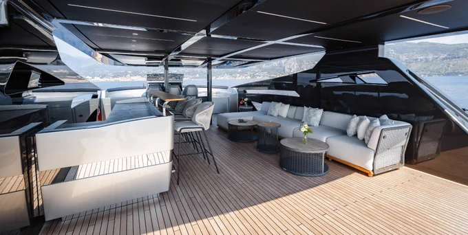 Partial view of the Pershing 140 super yacht sundeck, the bar and the stools