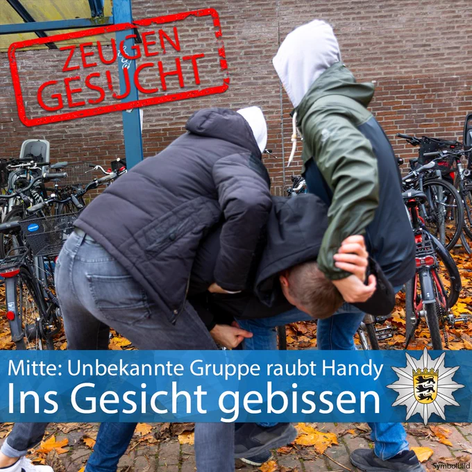 Symbolbild, zwei Personen halten eine andere Person fest.