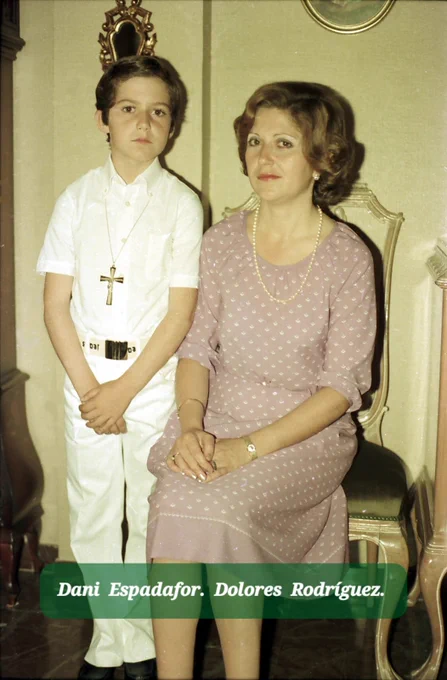 Mi madre y yo en mi primera comunión ⛪️