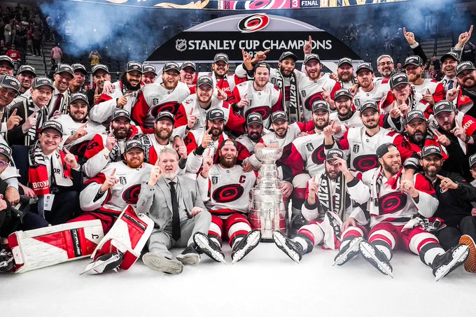 The Canes pose for a team photo.