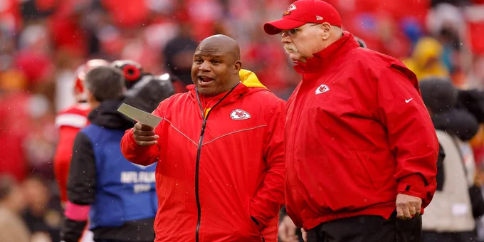 This Chiefs veteran has perfect chance to rush for 1000 yards in 2026