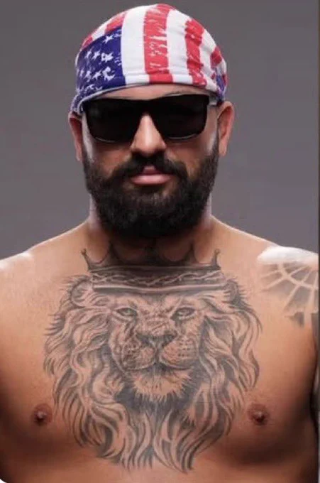 Freakshow with a bandana