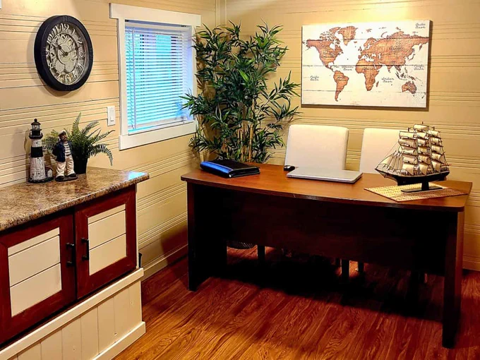 Rolling Bear Honeycomb log-cabin mobile office tiny house on wheels