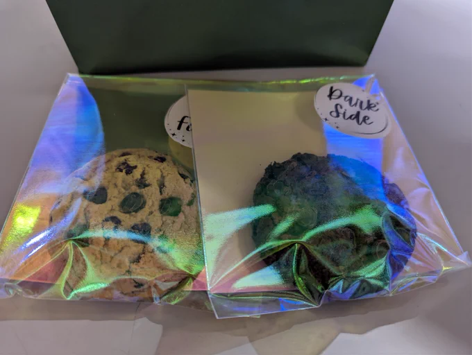 Chocolate Chip 'The Force' and Double Chocolate Chip 'Dark Side' cookies named for a Star Wars themed event.

https://cottontailconfections.shop/