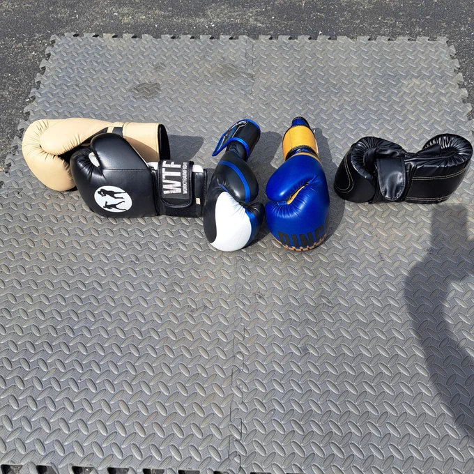 My training gloves. Waiting for my red ones to arrive. 😁