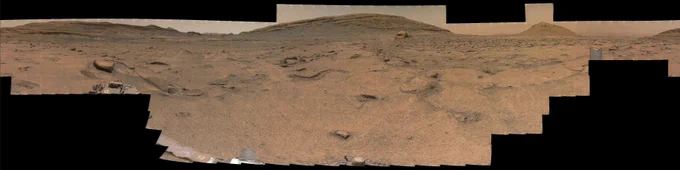 An ochre-toned mosaic of 340 images featuring a Martian landscape, captured by the Curiosity rover with its Mastcam Left camera on June 13, 2026 - Sol 4924. Credits images: NASA/JPL-Caltech/MSSS/fredk