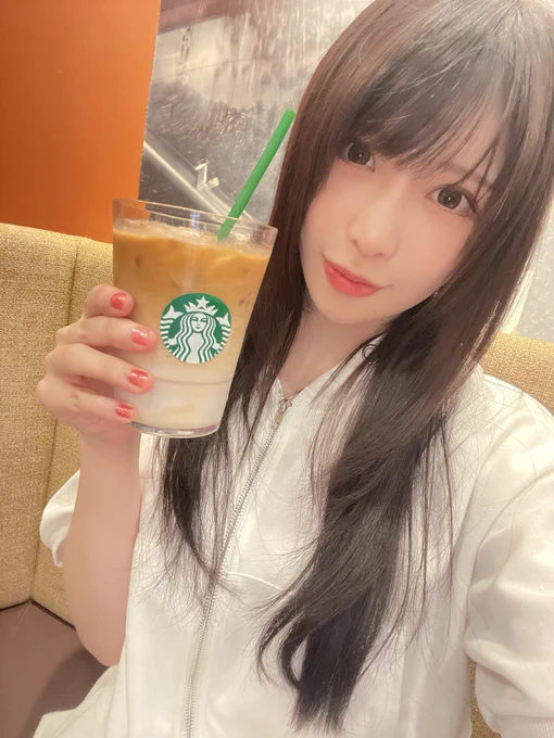 ビタークリームコーヒー（？）だったはず☕️
結局この服は却下🥲
