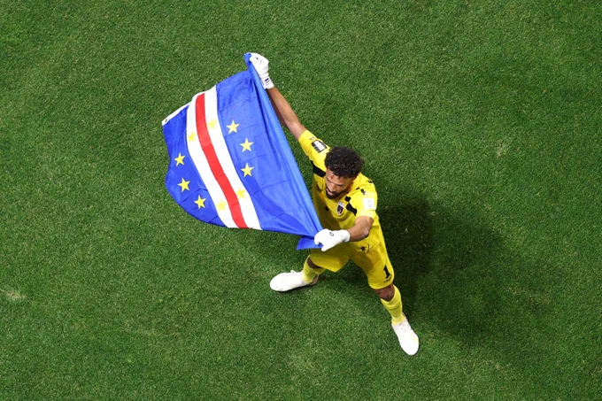 A photo of Cabo Verde goalkeeper Vozinha celebrating.