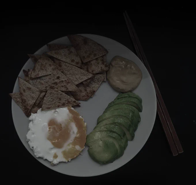 𓂃 ࣪˖ ִֶ♱302kcal
for my second breakfast i had half an avocado, a large, fried egg, and~ some crunchy chips made out of a toasted, whole-wheat, protein tortilla; for more taste i have chosen a teaspoon of spicy mustard and some salt (* >ω<)
