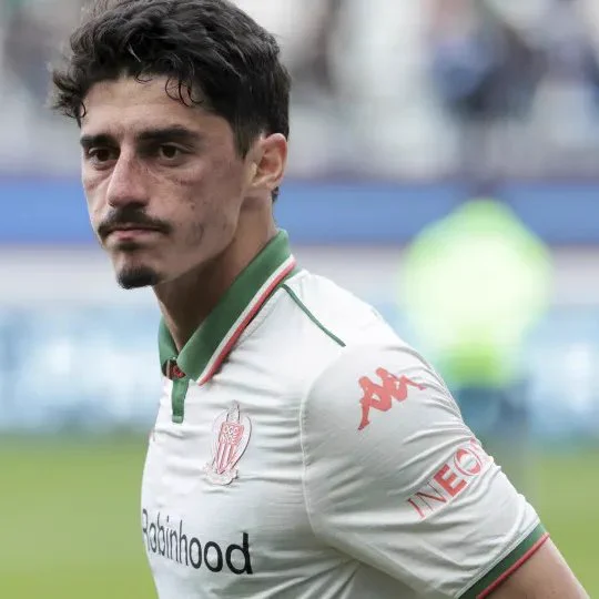 Tiago Gouveia
Extremo ambidestro