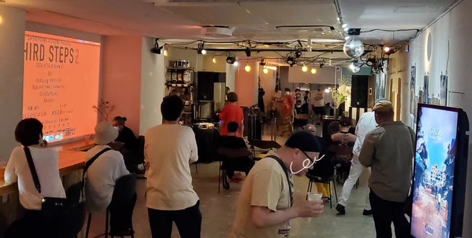 会場の様子。
DJブースとゆったりとした空間。