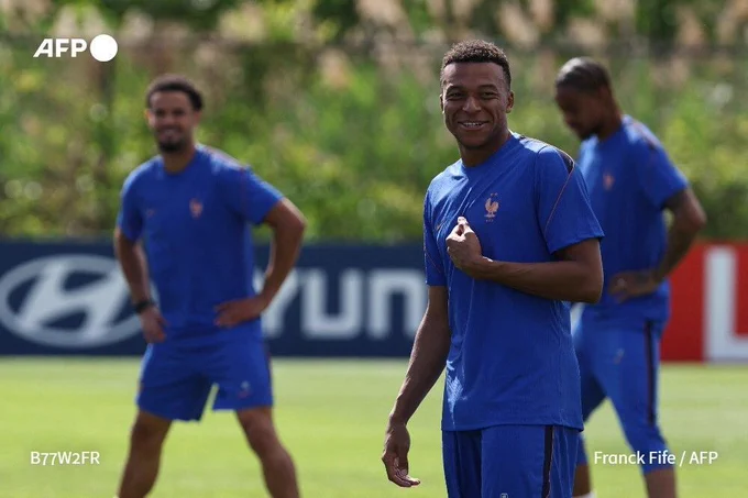 France forward Kylian Mbappe (C) takes part in a training session at Melanie Lane Training Grounds in East Hannover, New Jersey on June 15, 2026, on the eve of the team's 2026 World Cup Group I match against Senegal