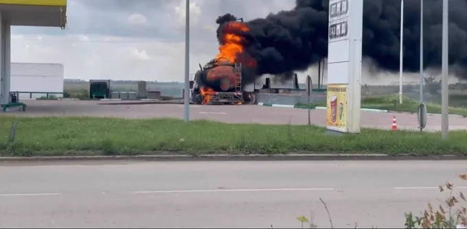 Russian fuel truck burns at a gas station in occupied Skadovsk, Kherson Oblast, after a Ukrainian Logistic Lockdown mid-range strike, 11 June 2026. Photo: Exilenova 