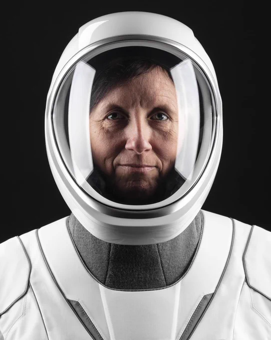 Official portrait of Shannon Walker