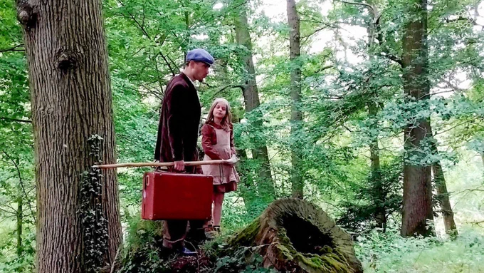 🆕News: On May 16, an immersive theatrical performance based on Victor Hugo's masterpiece Les Misérables was held at the Victor Hugo House of Literature in Bièvres, near Paris, France. Founded by Daisaku Ikeda in 1991, the House of Literature hosted this first-of-its-kind production by the theater company Les Âmes Bien Nées. The performance unfolded throughout the museum's lush gardens and historic buildings.

#SokaGakkai #BuddhisminAction #SokaGakkaiNews