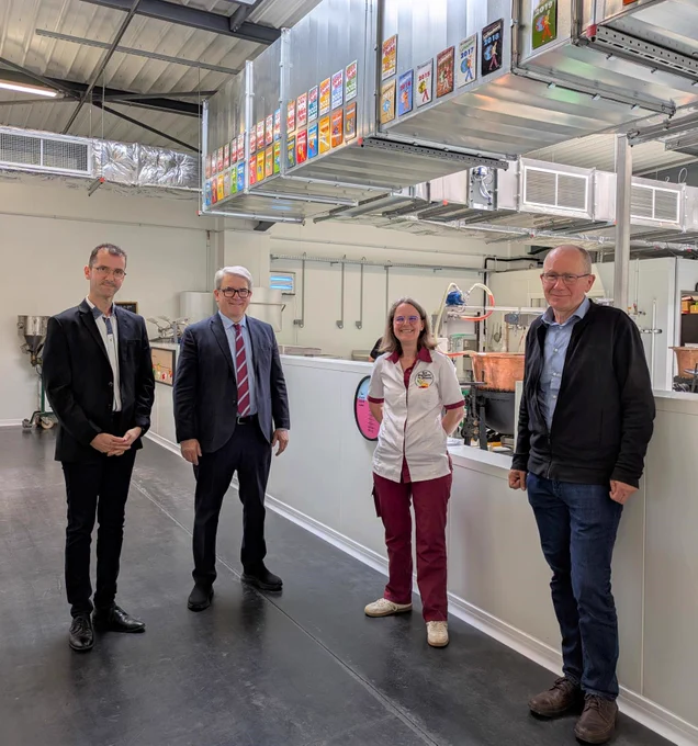 photo de groupe dans l'entreprise