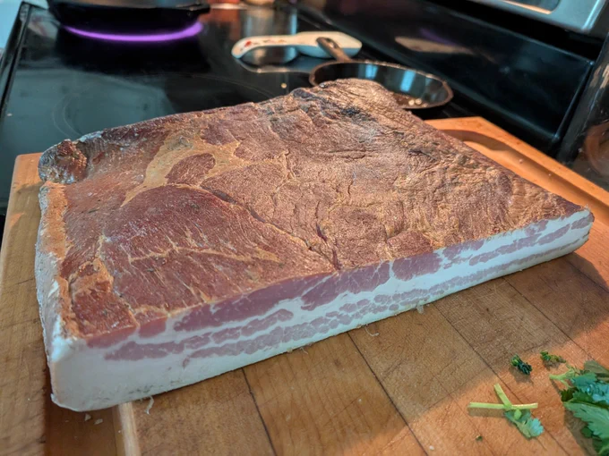 3lb uncut bacon slab