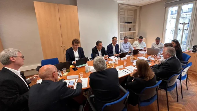 Martin Ajdari, président de l'Arcom, échange avec les membres de l'Arcom Marseille