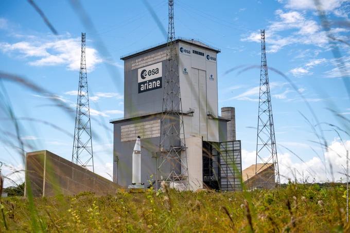 P160C based booster for Ariane 6 arrives at the launch pad