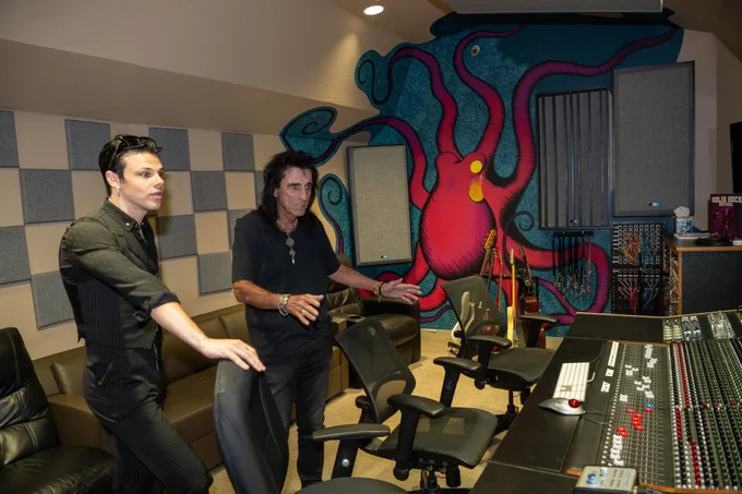 Alice Cooper and Yungblud at Alice Cooper’s Solid Rock Recording Studio admiring their Trident Series 88 40 input console