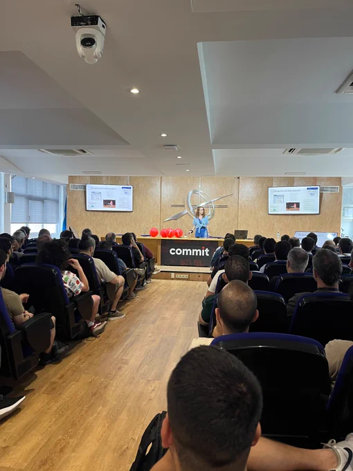María Martínez de @ThoughtworksESP durante su #commitconf