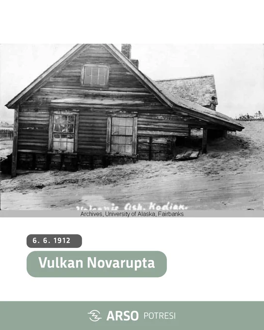 Stavba v Kodiaku, ki jo je delno zasul vulkanski pepel po izbruhu vulkana Novarupta/Katmai leta 1912. Na sliki je vidna oseba, ki stoji na strehi. Fotografija je iz zbirke Amelie Elkinton, dostopna številka UAF-1974-175-399, Arhiv, Zbirke Aljaske in polarnih regij, Knjižnica Rasmuson, Univerza na Aljaski v Fairbanksu. Fotografija je na voljo tudi na http://vilda.alaska.edu/u?/cdmg11,1191.
https://avo.alaska.edu/image/view/14255

