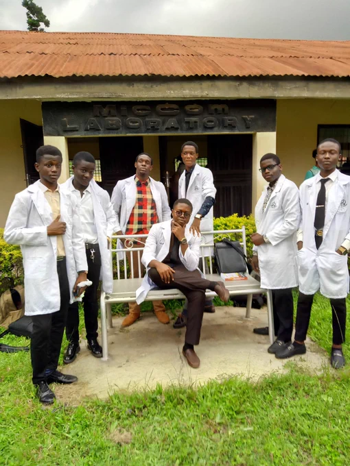 Beginning of science practicals, sometime in 2018. We didn't really know what we were going to face. The guy on my right dreamt of today. He looked into the stars like Abraham 😂