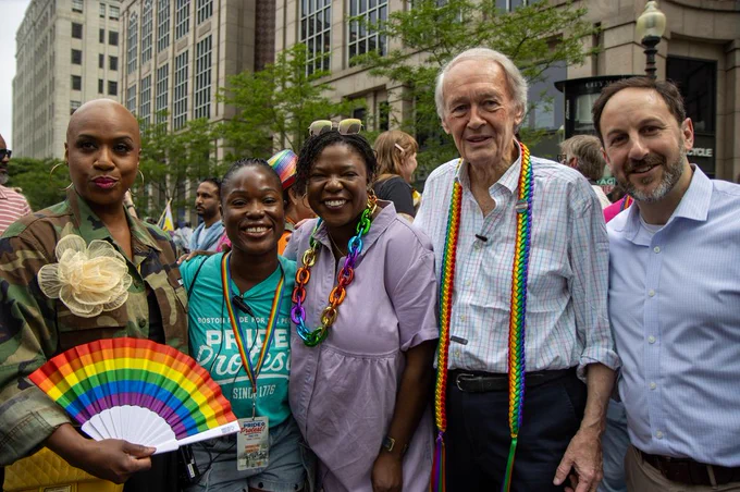 Senator Ed Markey stands and smiles with Congresswoman Pressley, a volunteer, City Councilor Louijeune, and Boston City Councilor Ben Weber.