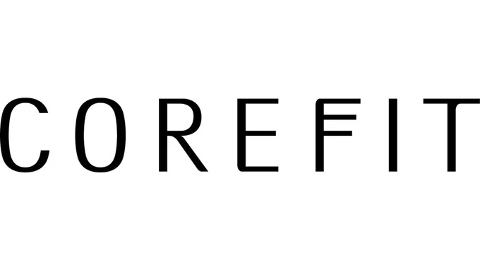 画像には「COREFIT」という単語が黒い大文字で書かれています。背景は白色で、シンプルなデザインです。フォントは細く、モダンな印象を与えます。