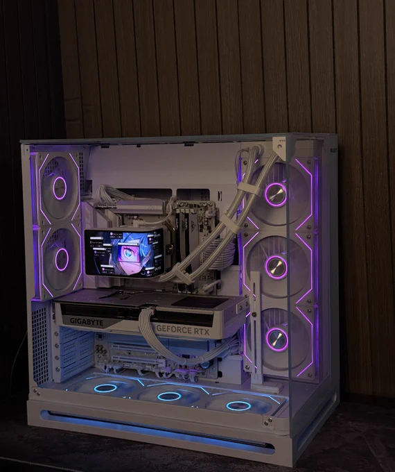 Ryzen 7 9850X3D
Gigabyte RTX 5070 TI 16GB Eagle 
Gigabyte B850 Aorus Elite 
Viper DDR5 32GB 6000mhz cl30
Lexar 2TB NM790 7400MB/s
Thermalright Wonder Vision 
Corsair RM850E 
Majesty Falcon X