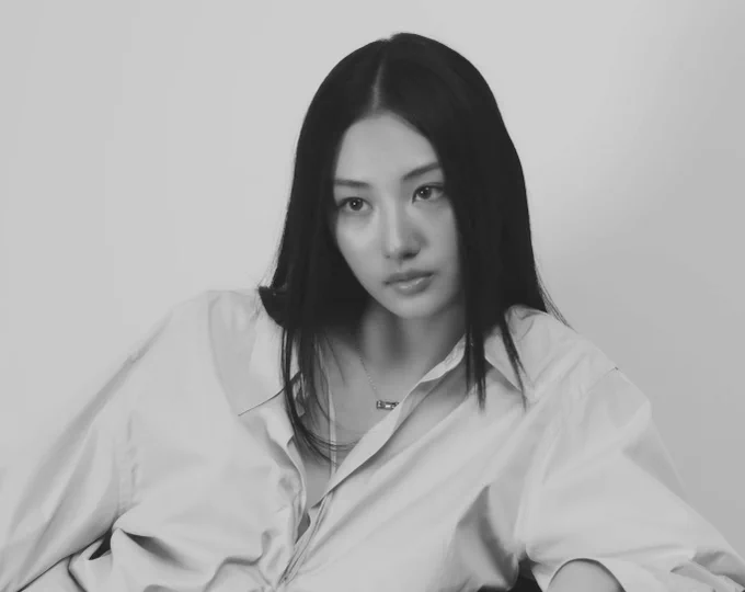 𝗦𝗼𝗹𝗲̀𝗻𝗲 𝗟𝘆𝘀𝗮𝗻𝗱𝗿𝗮 𝗪𝗮𝗻𝗴. , known as 𝗦𝗮𝗻𝗱𝗿𝗮 to most people and 𝗦𝗼𝗹𝗲̀𝗻𝗲 only to those closest to her, is the only daughter of Ishabella Natasja and her husband.

She has a deep love for music, art, and everything trendy. Effortlessly stylish and always ahead of the curve, she is considered one of the it girls of her generation. Her life motto is simple: live life to the fullest.

Bold, outgoing, and naturally charismatic, Solène has a way of making people feel at ease. While she is friendly and approachable to everyone, her genuine kindness is reserved for a select few she truly cares about.