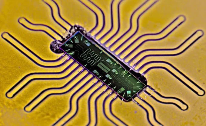 EeroQ quantum computing chip