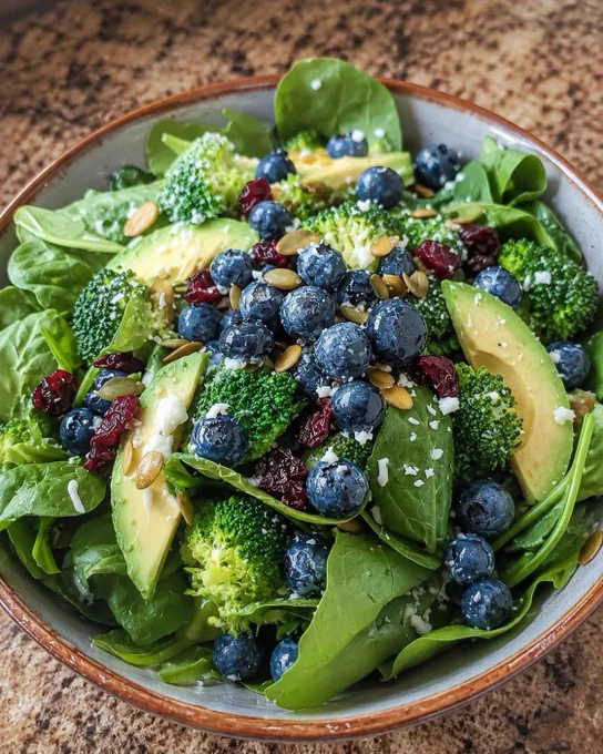 ✨ Looking for a salad that's anything but boring? 🥰
This Blueberry Broccoli Spinach Salad is wholesome, delicious, and perfect for lunch, meal prep, or a healthy side dish.
