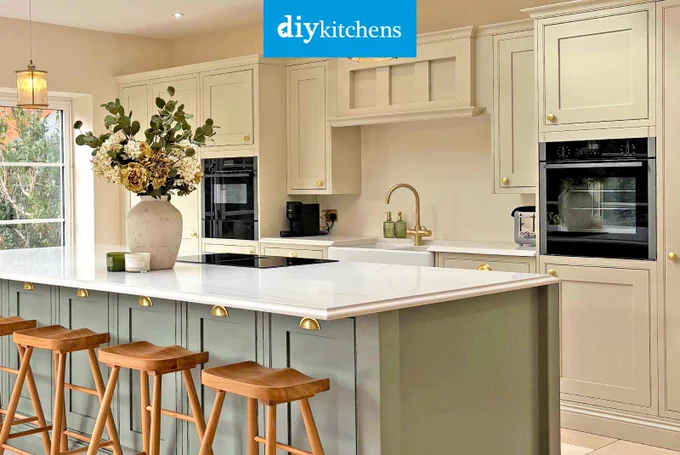 An Innova Helmsley Mussel & Reed Green Inframe #kitchen | DIY Kitchens