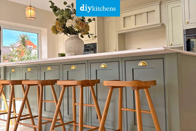 An Innova Helmsley Mussel & Reed Green Inframe #kitchen | DIY Kitchens