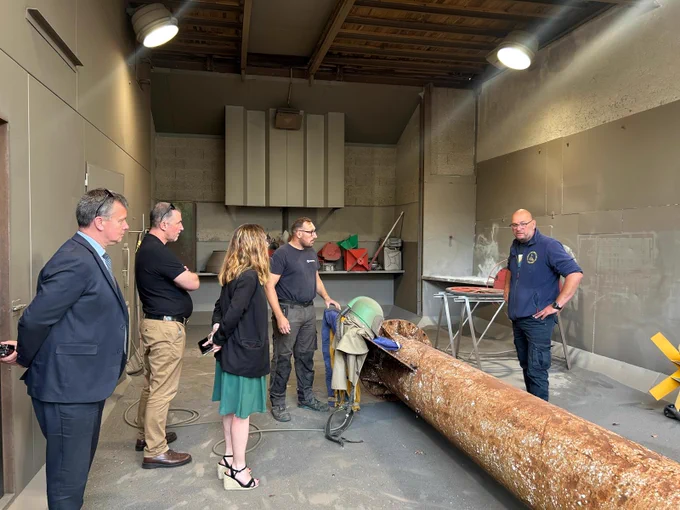 Au programme : présentation des missions, des enjeux et des spécificités de ce service, visite des ateliers et du baliseur "Côte de Jade" et présentation du centre de stockage POLMAR.